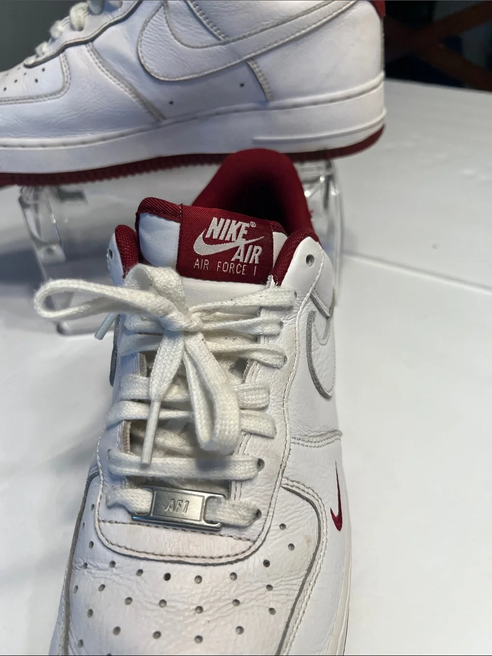 Men's White Sneakers with Burgundy Collar and Outsole